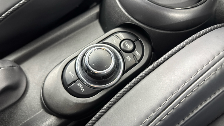 MINI Hatchback 1.5 Cooper Exclusive Premium 5dr Auto Petrol Hatchback